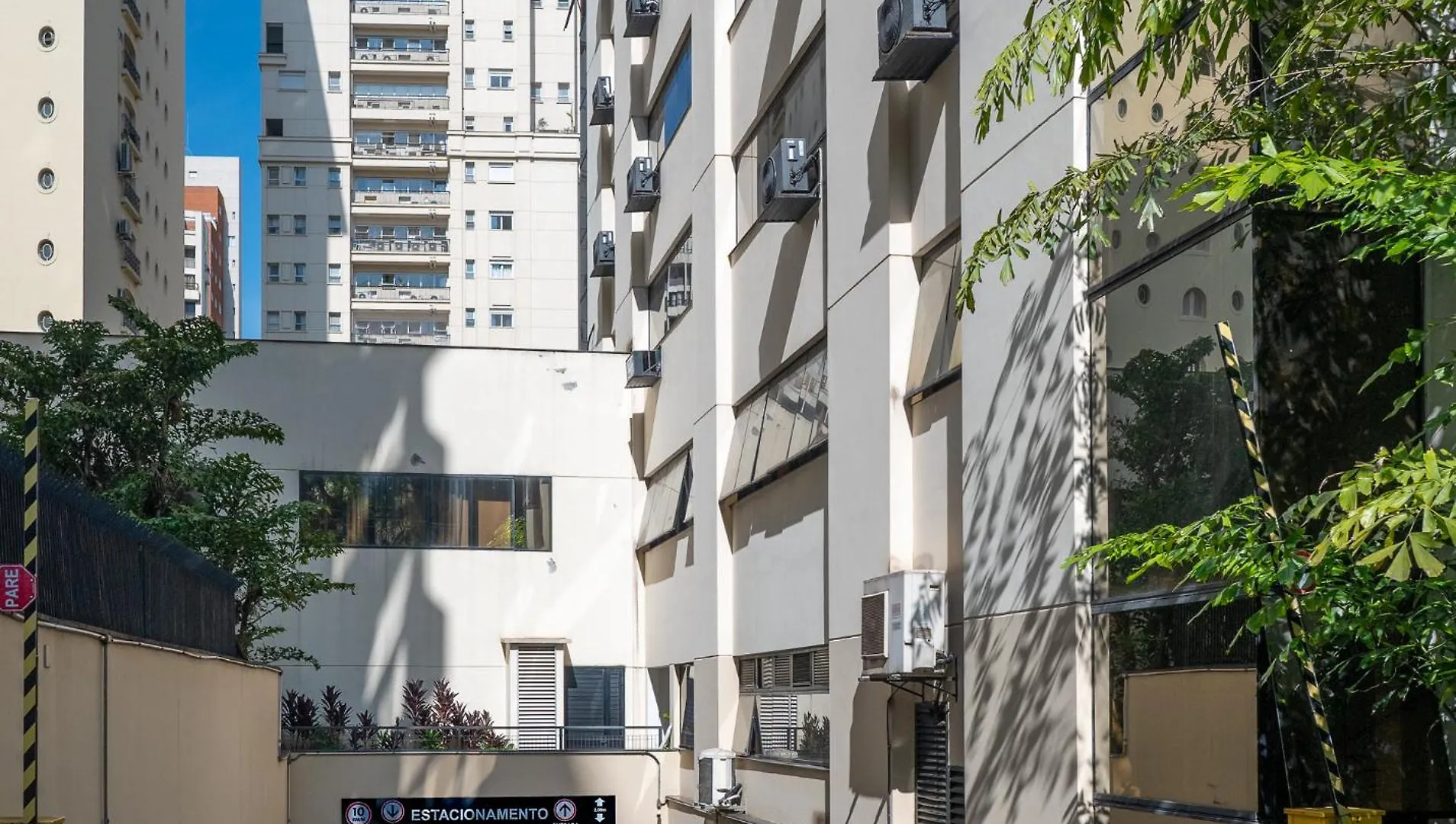 Flat Aconchegante Nos Jardins Com Piscina & Estacionamento Inclusos Aparthotel Sao Paulo Brazil